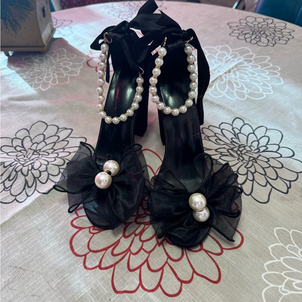 Elegant Black Pearl-Embellished Women's Heels